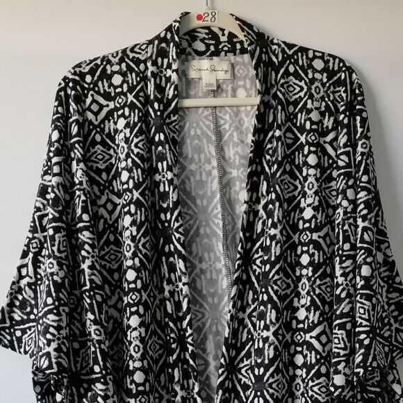 French Laundry Women's Black-White Ikat Open-Front Wrap Fringe Poncho Top Size L - Picture 2 of 8